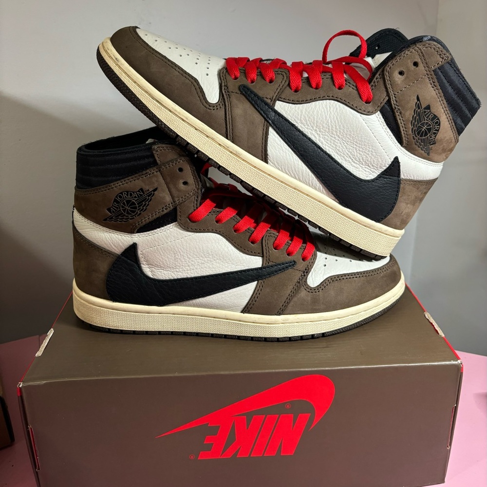 Air Jordan 1 Travis Scott